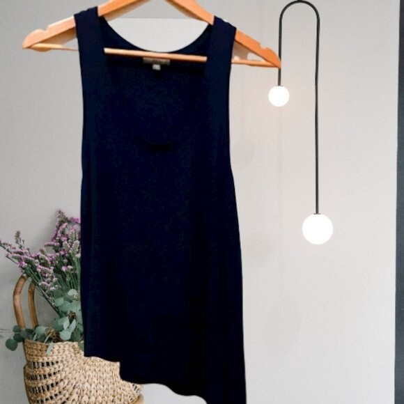 Lilla P Solid Navy Asymmetrical Hem Pullover Tank Top Navy Small - Picture 2 of 9